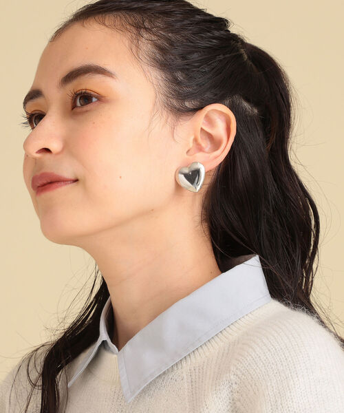 Ray BEAMS(レイビームス)の「Ray BEAMS / デットストック ハート ピアス(ピアス(両耳用)・レディース・シルバー/ゴールド・ONE SIZE)」の2枚目の写真