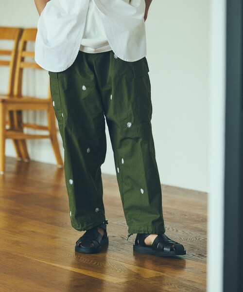 HINSON(ヒンソン)の「HINSON/ヒンソン 6POCKET フラワー PANTS / 6ポケットパンツ / ミリタリーパンツ/ベイカーパンツ/刺繍(カーゴパンツ・メンズ・ブラック/オリーブ・SMALL/MEDIUM/LARGE)」の13枚目の写真
