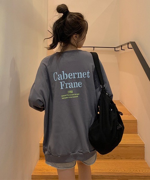 Chaco closet(チャコ クローゼット)の「オーバーサイズ配色バックプリントTシャツ(Tシャツ/カットソー・レディース・チャコール/ホワイト/パープル・FREE)」の2枚目の写真