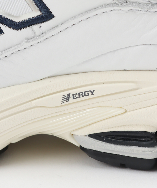 FRAMeWORK（フレームワーク）の「【NEW BALANCE/ニューバランス】M2002R（スニーカー・レディース・ホワイト・24.5cm/23.5cm/23cm/25cm/24cm）」の14枚目の写真