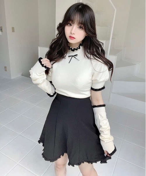 TITTY&CO.（ティティーアンドコー）の「【TITTY&CO.】ハイネックリボンニット×アームウォーマーセット（ニット/セーター・レディース・ホワイト/ピンクベージュ/ブラック・FREE）」の4枚目の写真