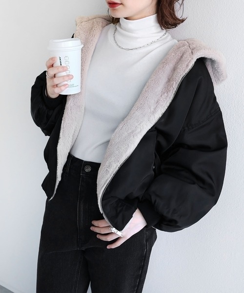 andme（アンドミー）の「【新色追加】リバーシブルフード付きMA-1ファーブルゾン（ブルゾン・レディース・ブラック/アイボリー/グレイッシュベージュ/カーキ/ブラック×グレー/ブラック系その他/アイボリー系1/ブラック系その他2・F(M)）」の4枚目の写真