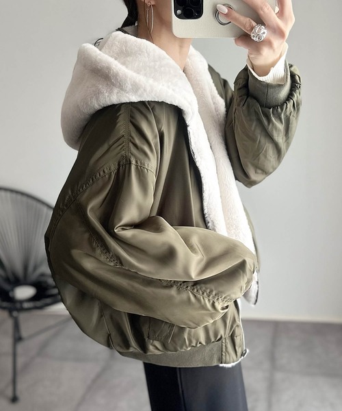 andme（アンドミー）の「【新色追加】リバーシブルフード付きMA-1ファーブルゾン（ブルゾン・レディース・ブラック/アイボリー/グレイッシュベージュ/カーキ/ブラック×グレー/ブラック系その他/アイボリー系1/ブラック系その他2・F(M)）」の12枚目の写真