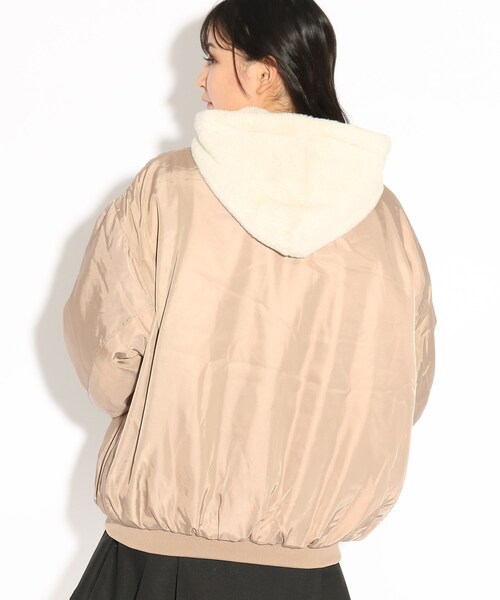 形綺麗❣️美品　ピンクパピヨンの艶々リアルラビットファーあったかブルゾン〜S ラグ ラビットファータッチ カーペット 直径140cm 【円形】 ラグ