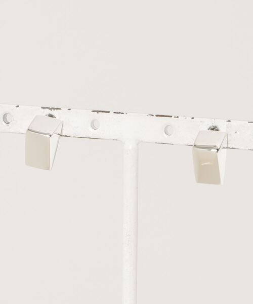 TONE SELECT GOODS(トーンセレクトグッズ)の「【925 SILVER ACC】スクエアスタッドピアスSV925(OG)(ピアス(両耳用)・レディース・シルバー/ゴールド・FREE)」の1枚目の写真