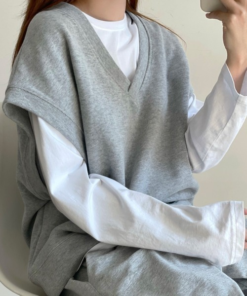 Coo+i(クーイ)の「Vネックスウェットベスト(ベスト・レディース・ブラック/ベージュ/パープル/ブラウン/チャコールグレー/モカ/グレー・L/M)」の11枚目の写真