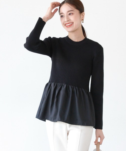 M.deux（エムドゥ）の「ペプラム切替ニット（ニット/セーター・レディース・ブラック/グレイッシュベージュ・MEDIUM）」の2枚目の写真