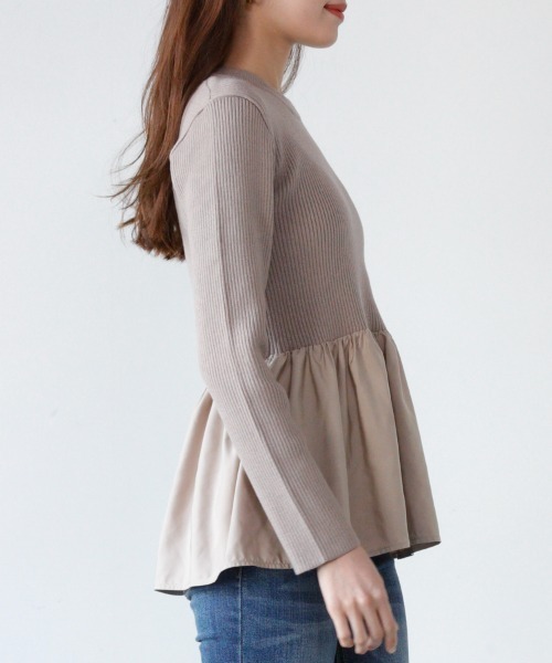 M.deux（エムドゥ）の「ペプラム切替ニット（ニット/セーター・レディース・ブラック/グレイッシュベージュ・MEDIUM）」の10枚目の写真