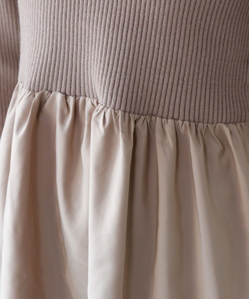 M.deux（エムドゥ）の「ペプラム切替ニット（ニット/セーター・レディース・ブラック/グレイッシュベージュ・MEDIUM）」の13枚目の写真