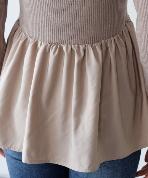 M.deux（エムドゥ）の「ペプラム切替ニット（ニット/セーター・レディース・ブラック/グレイッシュベージュ・MEDIUM）」の14枚目の写真