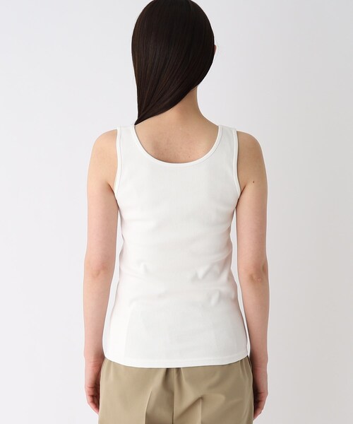 OPAQUE.CLIP（オペークドットクリップ）の「リブタンクトップ【洗濯機洗い可】（タンクトップ・レディース・ブラック/オフホワイト/ライトベージュ・36/38/40）」の8枚目の写真