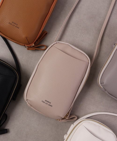 FUNALIVE（ファンアライブ）の「Craig フロントポケットラウンドジップ縦型スマホポーチ/スマホショルダー（ショルダーバッグ・レディース・アイボリー/グレー/グレイッシュベージュ/ブラック/キャメル/シルバー/その他/その他1/その他2・F/FREE）」の4枚目の写真