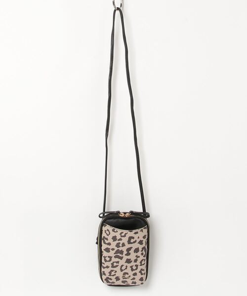 FUNALIVE（ファンアライブ）の「Craig フロントポケットラウンドジップ縦型スマホポーチ/スマホショルダー（ショルダーバッグ・レディース・アイボリー/グレー/グレイッシュベージュ/ブラック/キャメル/シルバー/その他/その他1/その他2・F/FREE）」の21枚目の写真