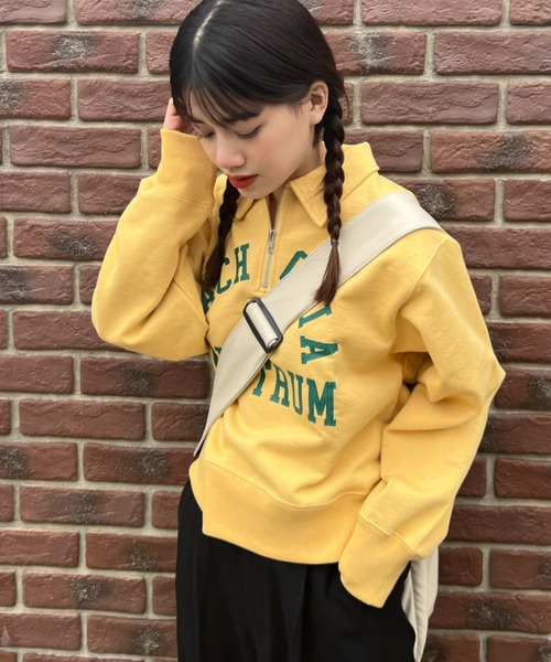 RODEO CROWNS WIDE BOWL（ロデオクラウンズワイドボウル）の「GOOD OLDハーフジップスウェットトップス（スウェット・レディース・ライトイエロー/レッド/ブラック・FREE）」の3枚目の写真