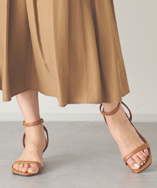 RIVE DROITE（リヴドロワ）の「バックスタイルも決まる/カーブストラップサンダル（サンダル・レディース・ブラウン/ブラック・S/M/L）」の8枚目の写真