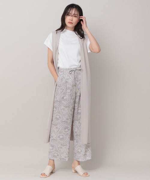 Elura（エルーラ）の「ニットロングジレ（その他アウター・レディース・ブラック/グレイッシュベージュ/ブラウン系その他2/ネイビー/オフホワイト/ダークブラウン・MEDIUM/LARGE）」の13枚目の写真