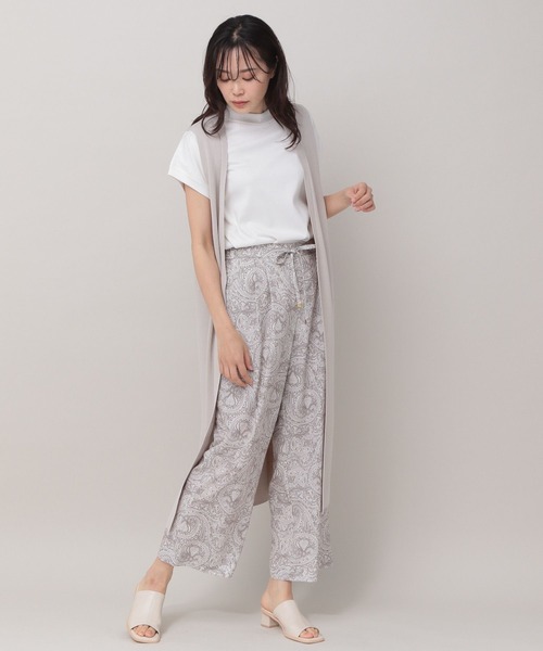 Elura（エルーラ）の「ニットロングジレ（その他アウター・レディース・ブラック/グレイッシュベージュ/ブラウン系その他2/ネイビー/オフホワイト/ダークブラウン・MEDIUM/LARGE）」の14枚目の写真