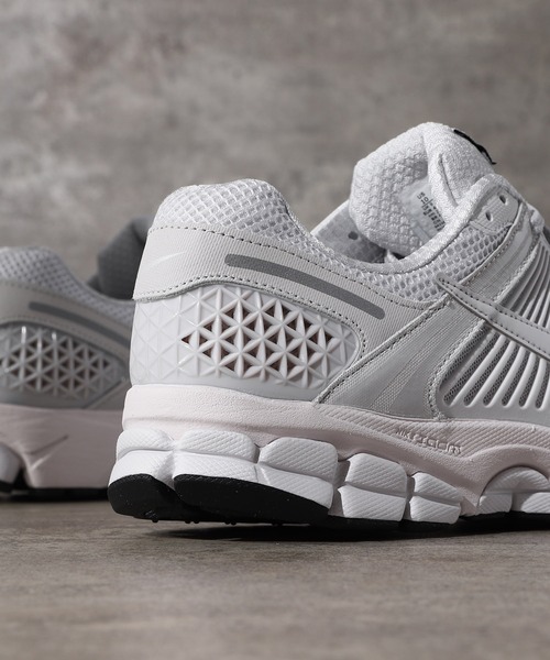 NIKE ZOOM VOMERO 5 BV1358-001