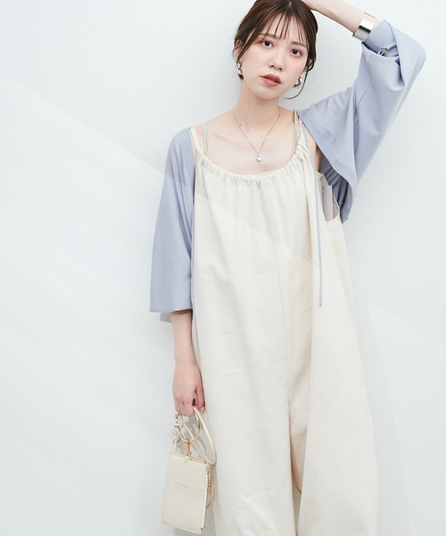 natural couture(ナチュラルクチュール)の「麻混ギャザーデザインサロペット(サロペット/オーバーオール・レディース・ブラック/ブラウン/ライトベージュ・MEDIUM/LARGE)」の7枚目の写真