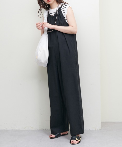 natural couture(ナチュラルクチュール)の「麻混ギャザーデザインサロペット(サロペット/オーバーオール・レディース・ブラック/ブラウン/ライトベージュ・MEDIUM/LARGE)」の10枚目の写真