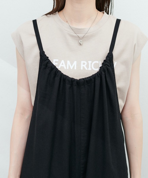 natural couture(ナチュラルクチュール)の「麻混ギャザーデザインサロペット(サロペット/オーバーオール・レディース・ブラック/ブラウン/ライトベージュ・MEDIUM/LARGE)」の16枚目の写真