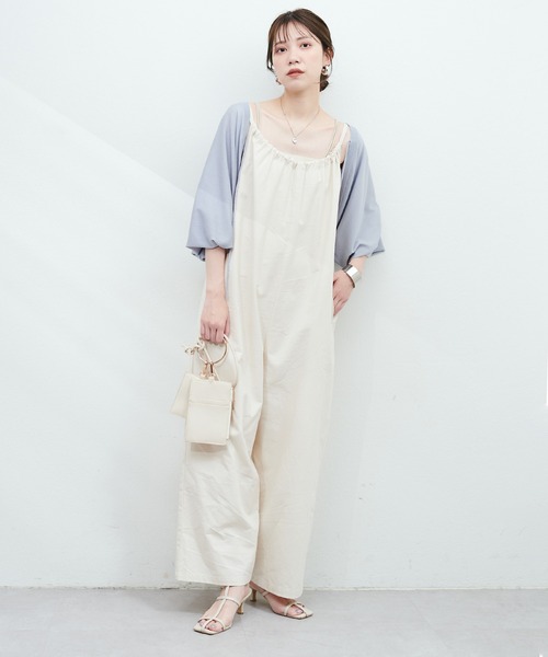 natural couture(ナチュラルクチュール)の「麻混ギャザーデザインサロペット(サロペット/オーバーオール・レディース・ブラック/ブラウン/ライトベージュ・MEDIUM/LARGE)」の13枚目の写真