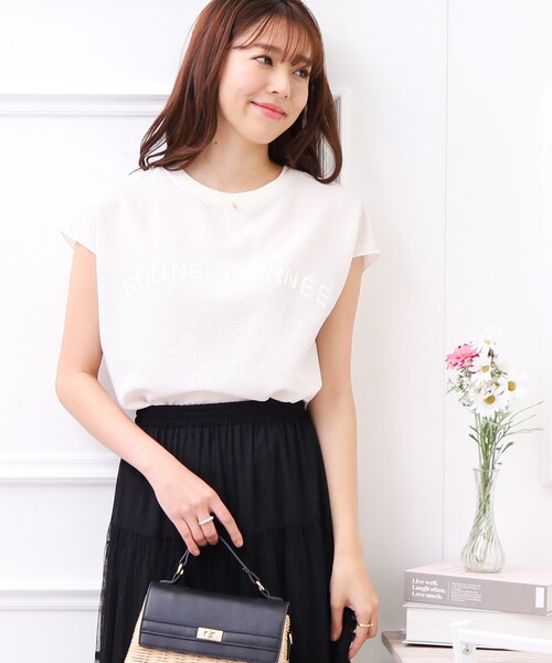 couture brooch（クチュールブローチ）の「◆【大人女子のカジュアルコーデに。】ヨウリュウロゴTシャツ（Tシャツ/カットソー・レディース・ブラック/ホワイト系/ナチュラル・38/42）」の7枚目の写真