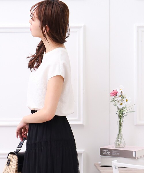 couture brooch（クチュールブローチ）の「◆【大人女子のカジュアルコーデに。】ヨウリュウロゴTシャツ（Tシャツ/カットソー・レディース・ブラック/ホワイト系/ナチュラル・38/42）」の8枚目の写真