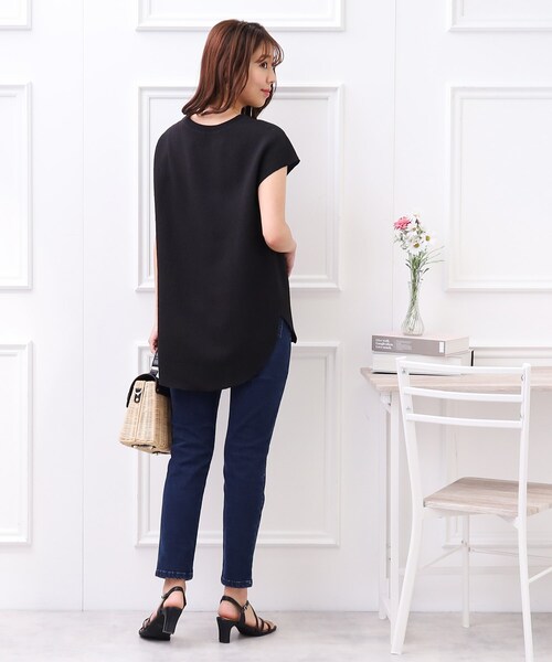 couture brooch（クチュールブローチ）の「◆【大人女子のカジュアルコーデに。】ヨウリュウロゴTシャツ（Tシャツ/カットソー・レディース・ブラック/ホワイト系/ナチュラル・38/42）」の17枚目の写真