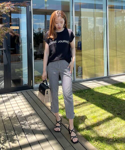 couture brooch（クチュールブローチ）の「◆【大人女子のカジュアルコーデに。】ヨウリュウロゴTシャツ（Tシャツ/カットソー・レディース・ブラック/ホワイト系/ナチュラル・38/42）」の21枚目の写真