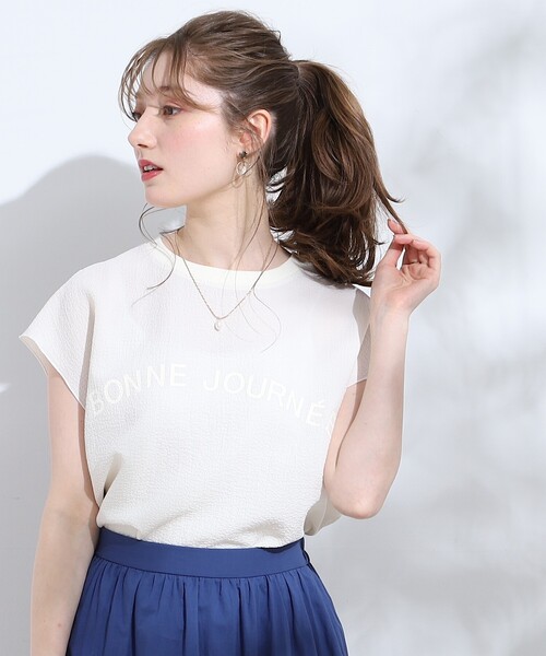 couture brooch（クチュールブローチ）の「◆【大人女子のカジュアルコーデに。】ヨウリュウロゴTシャツ（Tシャツ/カットソー・レディース・ブラック/ホワイト系/ナチュラル・38/42）」の2枚目の写真