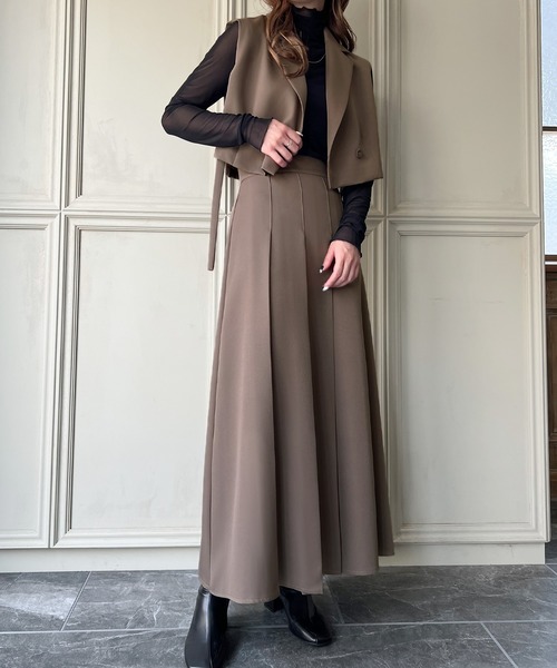 JUNOAH(ジュノア)の「サイドベルトショートベスト+プリーツスカートセットアップ(セットアップ・レディース・モカ/ブラック/チャコール/アイボリー/ライトグレー・MEDIUM/X-LARGE/LARGE/SMALL)」の11枚目の写真