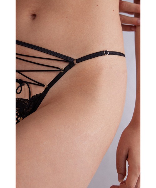 Intimissimi（インティミッシミ）の「Sinful Fantasies サイド