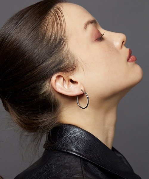 CENE（セネ）の「【CENE】セネ/ループピアス30mm（ピアス（両耳用）・レディース・ゴールド/シルバー・FREE）」の15枚目の写真