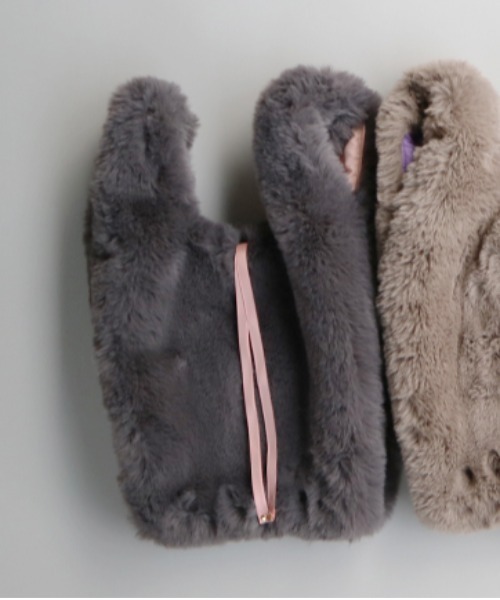 Actually(アクチュアリー)の「FUR MARCHE BAG ファーバッグ(ハンドバッグ・レディース・ベージュ/グレー/アイボリー・フリー)」の10枚目の写真