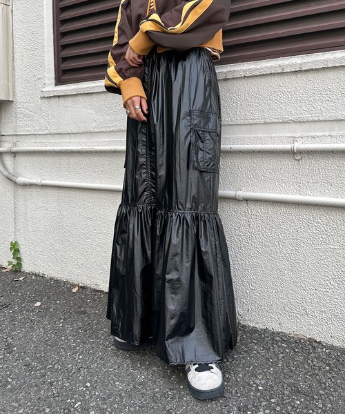 CIAOPANIC（チャオパニック）の「シャイニーカーゴティアードスカート（スカート・レディース・ブラック/オレンジ/シルバー・0/1）」の2枚目の写真