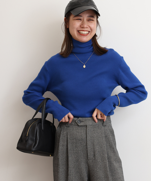 JOURNAL STANDARD relume(ジャーナルスタンダード レリューム)の「《追加2》スイスオーガニックコットンタートルネックプルオーバー(ニット/セーター・レディース・ホワイト/ブラック/グリーン/ブルー/イエロー系その他/イエロー・FREE)」の4枚目の写真