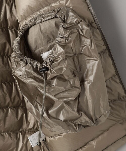 CMF OUTDOOR GARMENT（シーエムエフアウトドアガーメント）の「COMFY OUTDOOR GARMENT/コンフィアウトドアガーメント PUFF HOODIE DOWN/パフ フーディ ダウン（ダウンジャケット/コート・メンズ・ベージュ/ブラック・X-LARGE/LARGE/MEDIUM）」の12枚目の写真