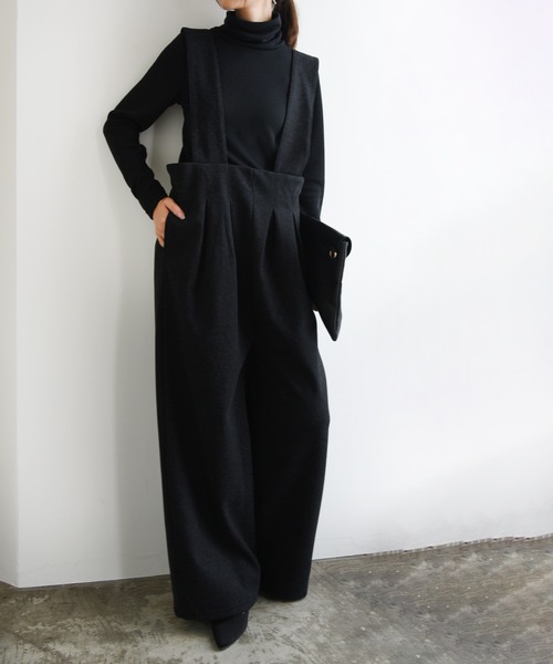 and it_（アンドイット）の「ウールライクサスペンダー付きパンツ（サロペット/オーバーオール・レディース・ブラック・LL/L/M）」の5枚目の写真