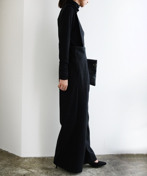 and it_（アンドイット）の「ウールライクサスペンダー付きパンツ（サロペット/オーバーオール・レディース・ブラック・LL/L/M）」の6枚目の写真