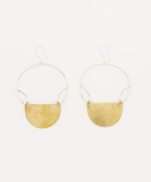 Ray BEAMS(レイビームス)の「■SCOSHA / "CARAVAN" ピアス(ピアス(両耳用)・レディース・ゴールド・ONE SIZE)」の1枚目の写真