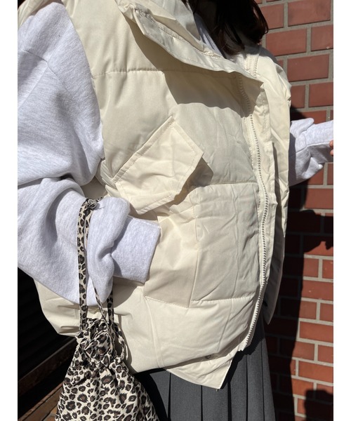 WC（ダブル シー）の「オーバーフェイクダウンベスト（ダウンベスト・レディース・アイボリー/ピンク/ブラック・FREE）」の12枚目の写真