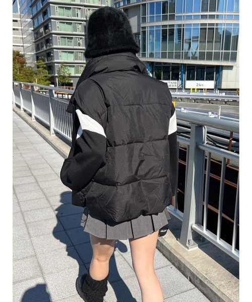 WC（ダブル シー）の「オーバーフェイクダウンベスト（ダウンベスト・レディース・アイボリー/ピンク/ブラック・FREE）」の17枚目の写真