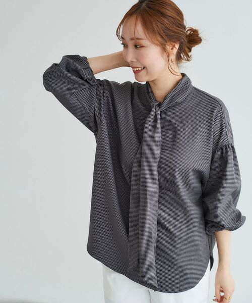 le.coeur blanc（ルクールブラン）の「ガンクラブチェックボウタイブラウス（シャツ/ブラウス・レディース・ブルー系その他4/グレー系その他・38）」の5枚目の写真
