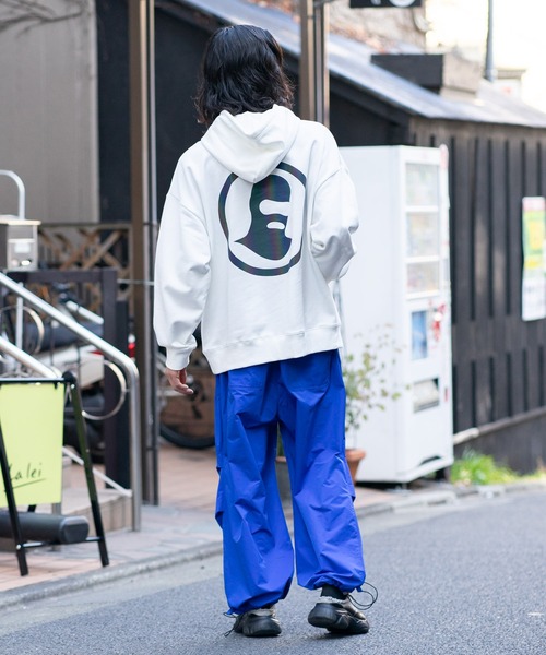 brknhome(ブロークンホーム)の「【brknhome/ブロークンホーム】 ビッグロゴバックプリントパーカー(パーカー・メンズ・ホワイト/ブラック・MEDIUM/LARGE)」の21枚目の写真