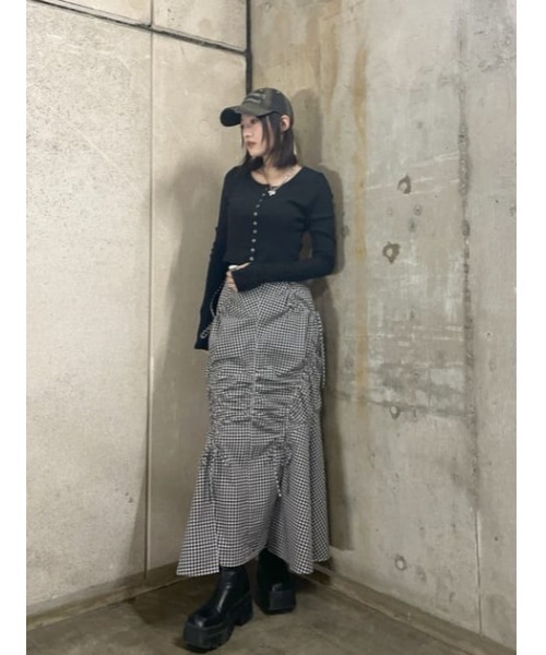 SLY（スライ）の「SHIRRING STRING M/SK シャーリング ストリング ミディ スカート（スカート・レディース・オフホワイト/ブラック/マルチ・2/1）」の18枚目の写真