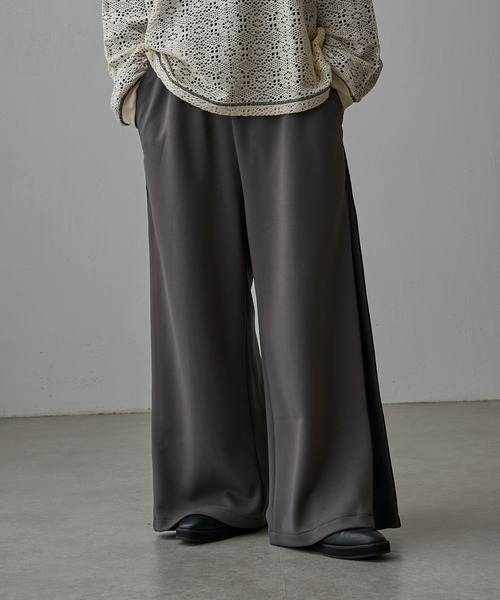 Lui's（ルイス）の「ポンチパイピングパンツ（その他パンツ・メンズ・チャコールグレー/ブラック・S/M）」の4枚目の写真