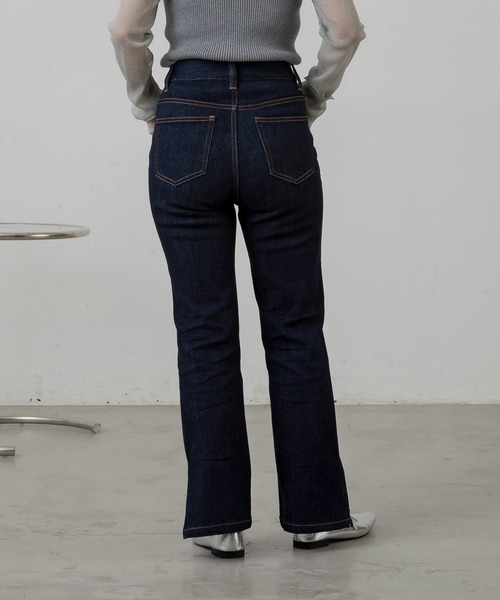 Auntie Rosa Holiday（アンティローザホリデー）の「【骨格ウェーブ】サイドスリットフレアデニム（デニムパンツ・レディース・ブラック/ネイビー・マルチサイズ）」の7枚目の写真