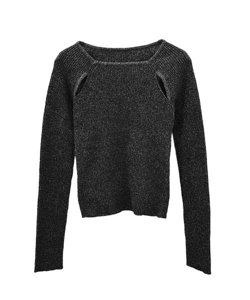 Reurie'（レウリィ）の「スリットショルダーラメニット / スリットショルダーニット ショルダーカット 肩開き カットショルダー オープンショルダー 白 黒 アイボリー ブラック ネイビー プルオーバー スクエアネック ミドル丈 ショート丈 コンパクト ラメニット ラメトップス 大人カジュアル きれいめ シンプル リブ オフィスルック（ニット/セーター・レディース・アイボリー/ネイビー/ブラック・FREE）」の13枚目の写真