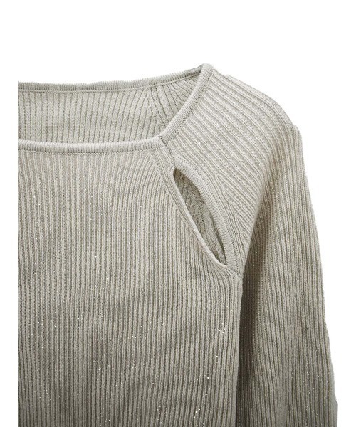 Reurie'（レウリィ）の「スリットショルダーラメニット / スリットショルダーニット ショルダーカット 肩開き カットショルダー オープンショルダー 白 黒 アイボリー ブラック ネイビー プルオーバー スクエアネック ミドル丈 ショート丈 コンパクト ラメニット ラメトップス 大人カジュアル きれいめ シンプル リブ オフィスルック（ニット/セーター・レディース・アイボリー/ネイビー/ブラック・FREE）」の8枚目の写真